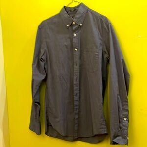 EUC J Crew Men’s shirt. Size small in blue. Slim untucked.